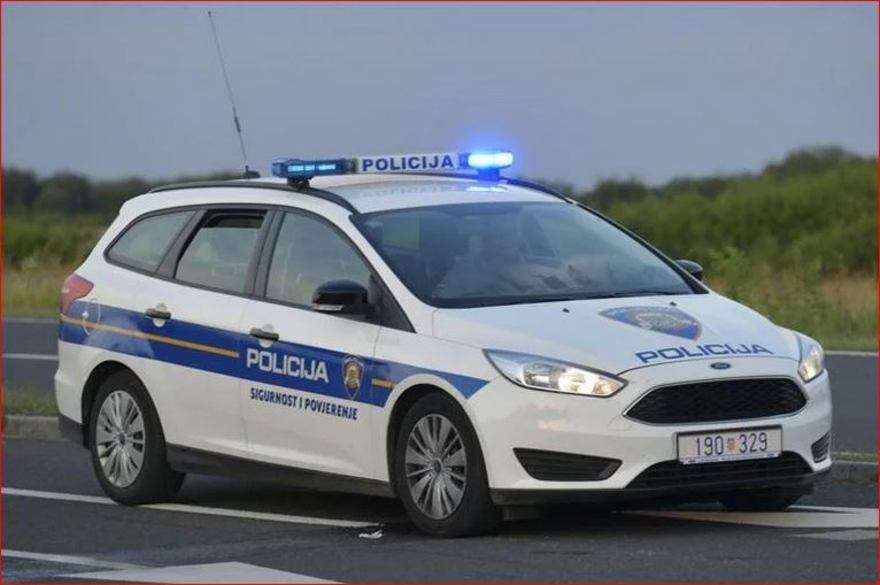Nesreća na Dalmatini: iz HAC-a išli na intervenciju zbog požara na kombiju, pa jednog njihovog djelatnika 'pokosio' automobil