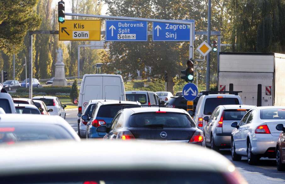 Osim trećeg traka, Hrvatske autoceste gradit će i bukobrane