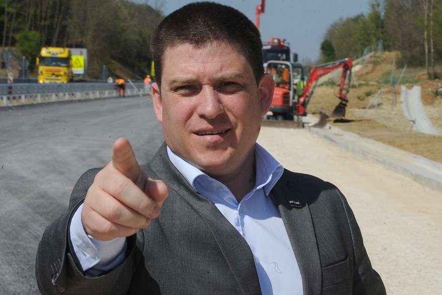  Dok sve stoji, radovi na Ipsilonu ne posustaju. Prva dionica bit će gotova 5 mjeseci prije roka! DANAS JE DOŠAO MINISTAR OLEG BUTKOVIĆ I DONIO JOŠ SJAJNIH VIJESTI