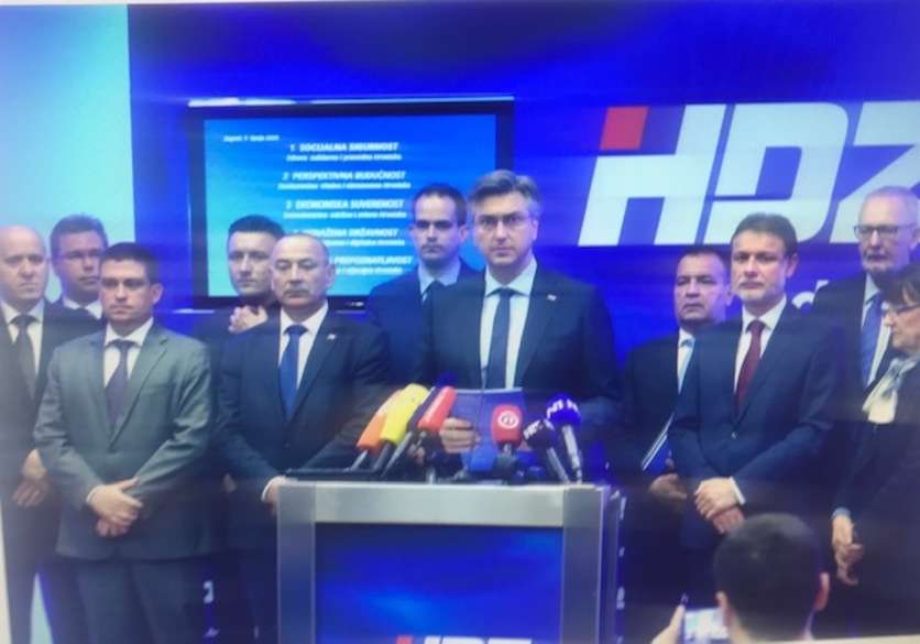Analiza: što nam nude predizborni programi HDZ-a i Restart koalicije? Imat ćemo veće plaće i mirovine, kredite za mlade, manje stope poreza...