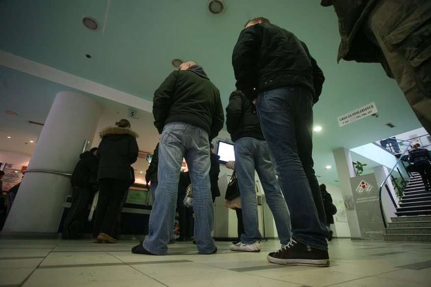 VELIKI VODIČ: 15 ODGOVORA O RADNIM ODNOSIMA U OVIM IZVANREDNIM UVJETIMA Koje su obveze poslodavca, što je s plaćama, prekidom rada, radom od kuće...