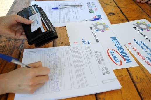 Smrt referendumu, sloboda diktaturi demokracije