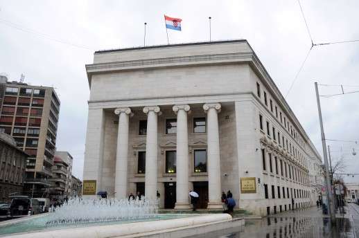 Trese se "sidro": Hrvatska tečajna politika šuplja kao – švicarski sir