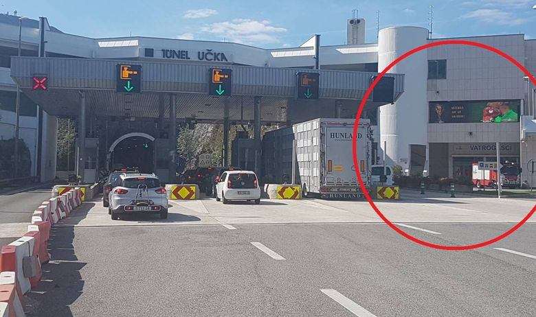 Na ulazu u tunel Učka postavljen ogromni LED ekran, vozači se nemalo iznenadili kad su vidjeli što se prikazuje