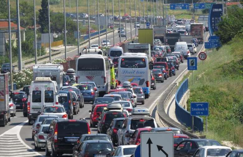 Goranko Fižulić: Pet razloga zašto Hrvatska treba uvesti vinjete na autocestama 