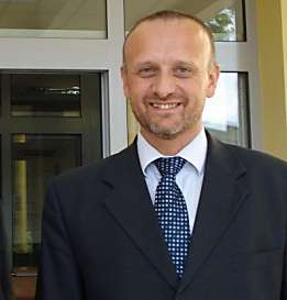 'Vlada hitno treba smijeniti Kalmetu'