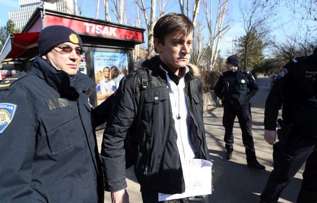 CMS: Policija je grubo prekršila prava mladog prosvjednika u Savskoj, netko mora odgovarati