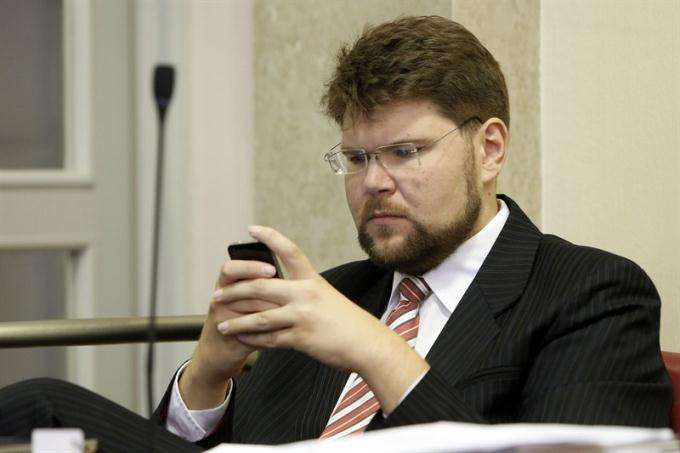 Grbin: Zastajemo s donošenjem novog zakona o referendumu