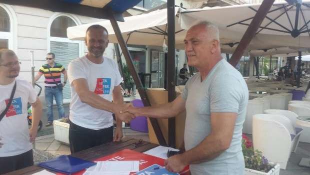 MIJAT STANIĆ zadovoljan odazivom Brođana i potpisima za "referendum o referendumu"