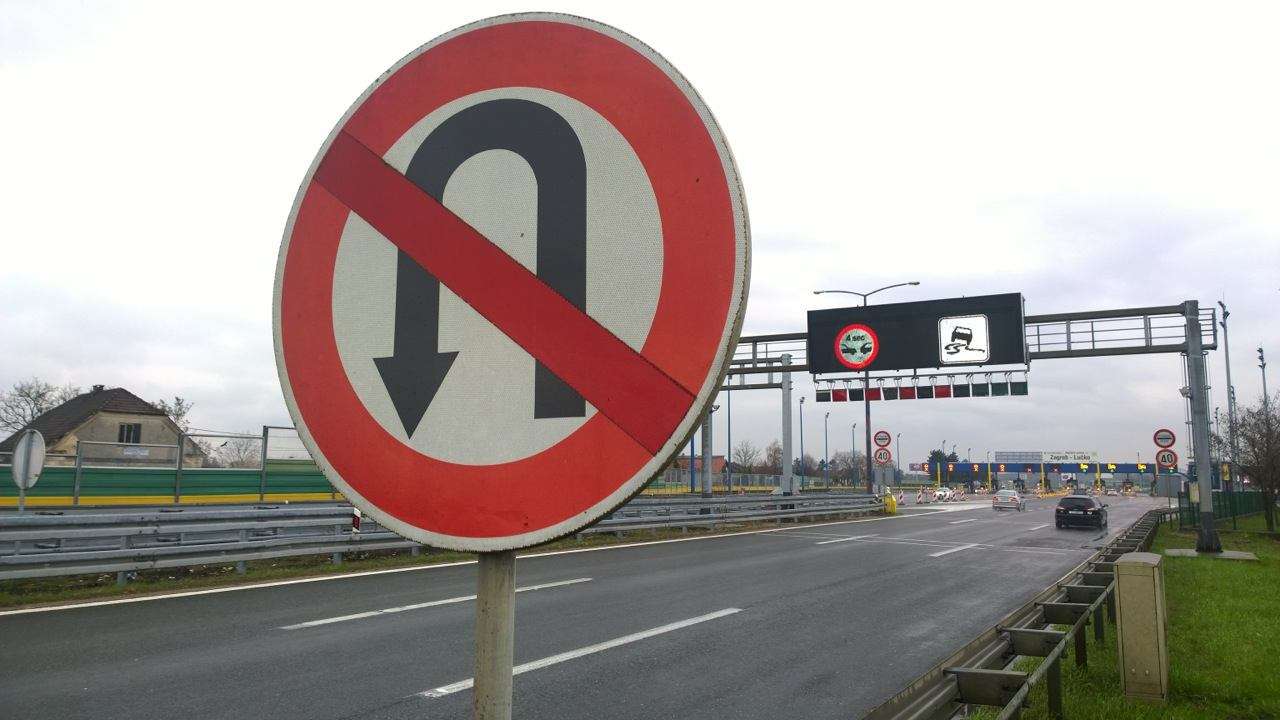 Fotopresretač: Ako ste se pogrešno uputili prema naplatnim kućicama iz Zagreba prema Karlovcu...