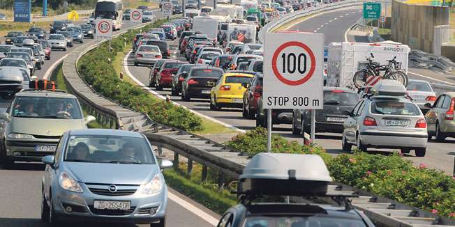 ŠTO AKO VAM SE POKVARI AUTO NA AUTOCESTI? Stručnjaci otkrivaju kako se maksimalno zaštititi