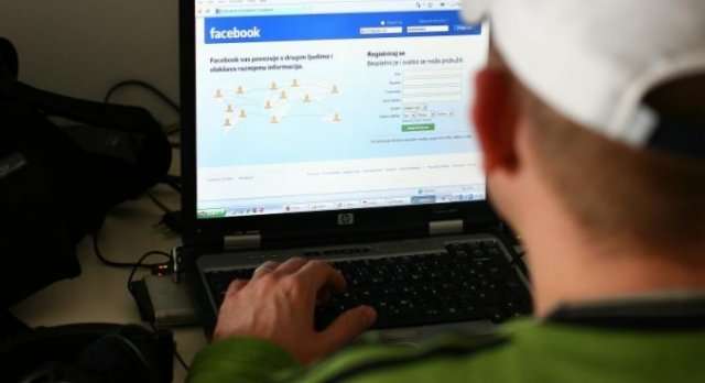 Poslodavci zabranjuju Facebook i YouTube jer posao trpi...