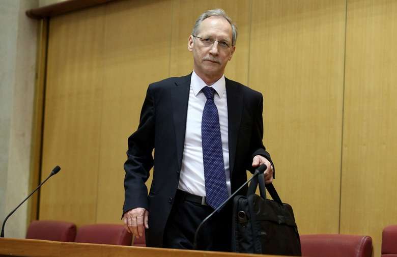 Marić Martiću: 'Cijela Hrvatska je pod ovrhama, a vi bježite iz Sabora dok ja govorim'