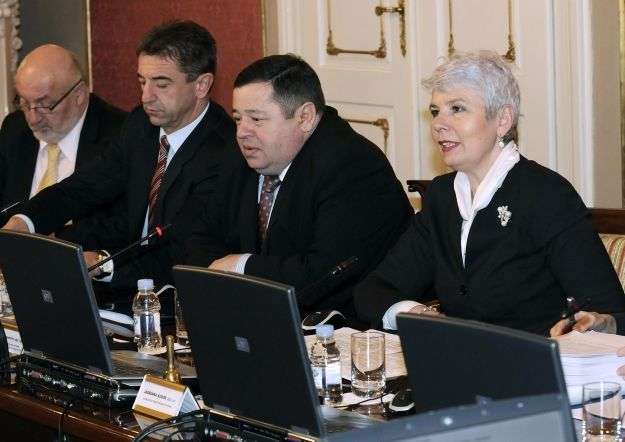 Vlada na zatvorenoj sjednici odlučila maknuti Žužula, Lovrin i Sapunara iz Nadzornih odbora