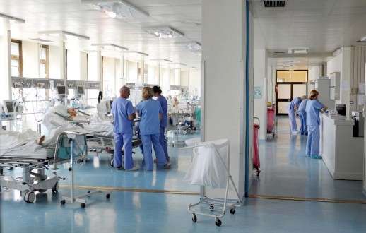 Medicinska sestra iz Splita tužila državu zbog jubilarne nagrade i dobila spor