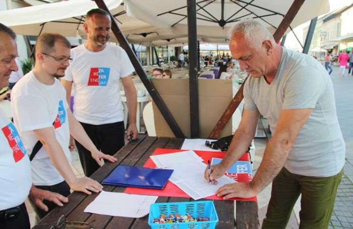 REFERENDUM ZA REFERENDUM Odličan odaziv, organizatori zadovoljni. Očekuje se milijun potpisa