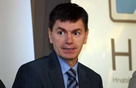 HDZ: Reprogramirat ćemo dugove HAC-a i ARZ-a te uvesti vinjete