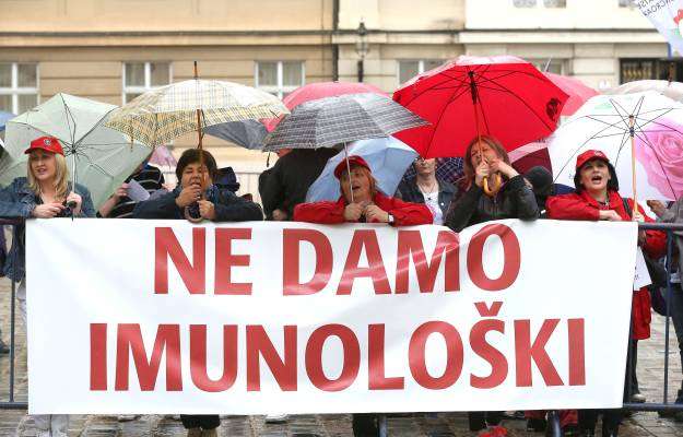 Most: Vlada svojim "perem ruke" pristupom Imunološki zavod gura u propast