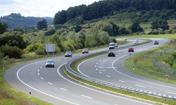 Na autocestama više vozila i prihoda od cestarina