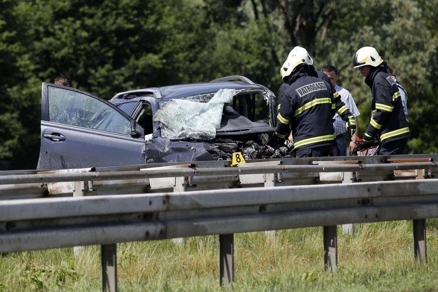 Autocestom jurio u suprotnom smjeru, u frontalnom sudaru ubio sebe i još dvojicu