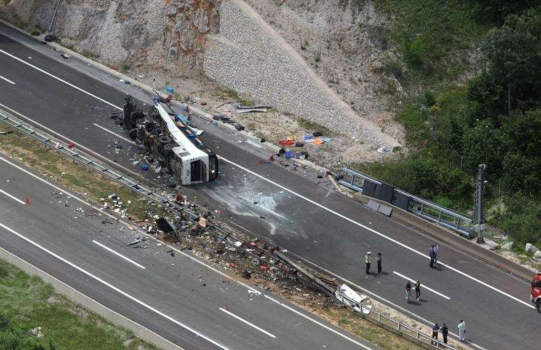 U 5.55 kobnoga jutra sve je bilo u redu, cesta suha, a već za 15 minuta nastao je kaos