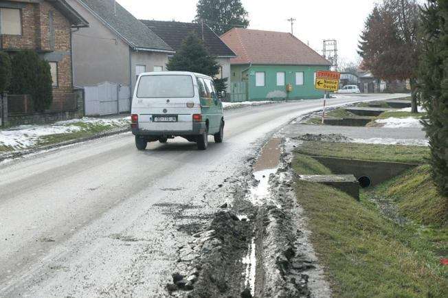 SKANDALOZNO PONAŠANJE HAC-a: Mjesecima zatvoren promet, a ni jedan radnik na gradilištu 