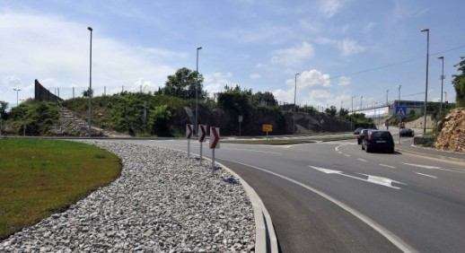 PROBLEMATIČNI KRUŽNI TOK Pogrešna signalizacija na rotoru na Rujevici vozače dovodi u opasnost 