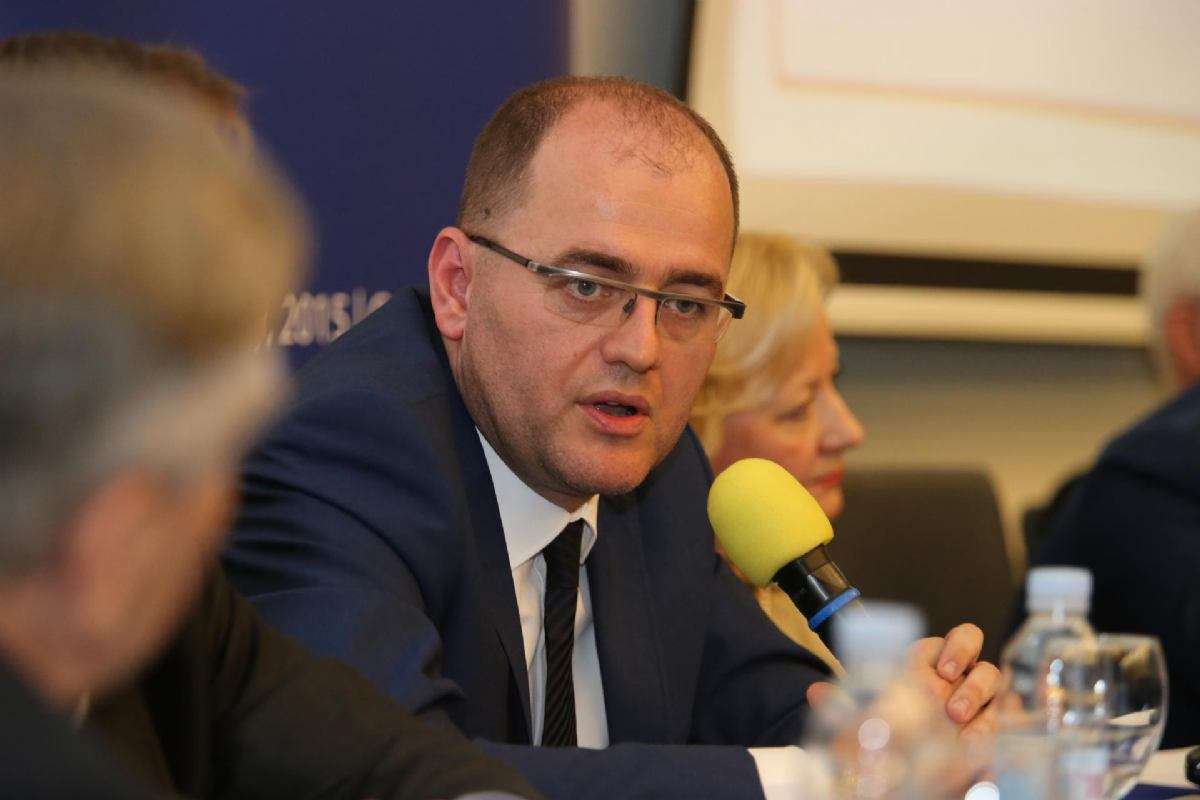 Vlada ne odustaje od Tomislava Rosandića