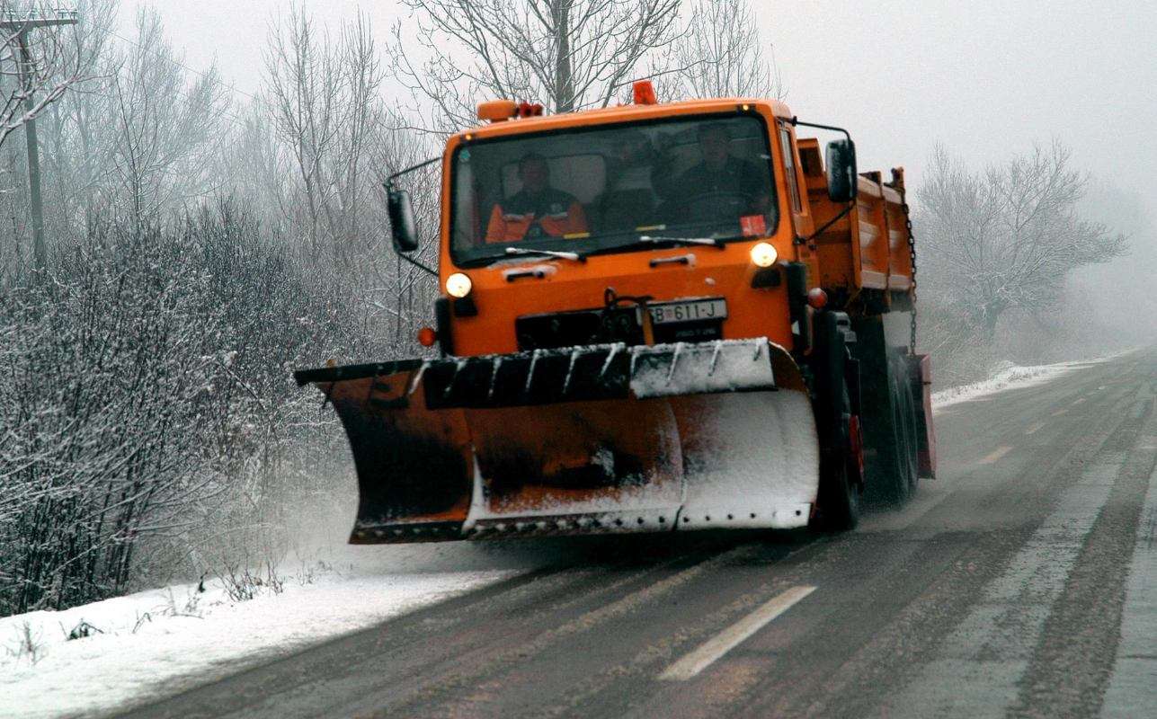 HAC morao izdati upozorenje: Vozači, ne prestižite ralice koje uklanjaju snijeg s autoceste!