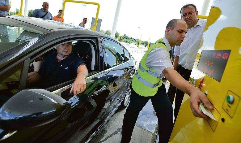 Razrađuju se dva modela naplate cestarine na autocestama, evo kako bi sve funkcioniralo u praksi...