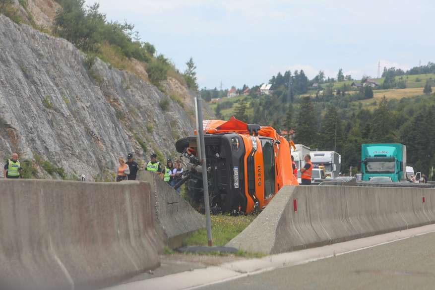 TRAGEDIJA IZMEĐU DVA TUNELA